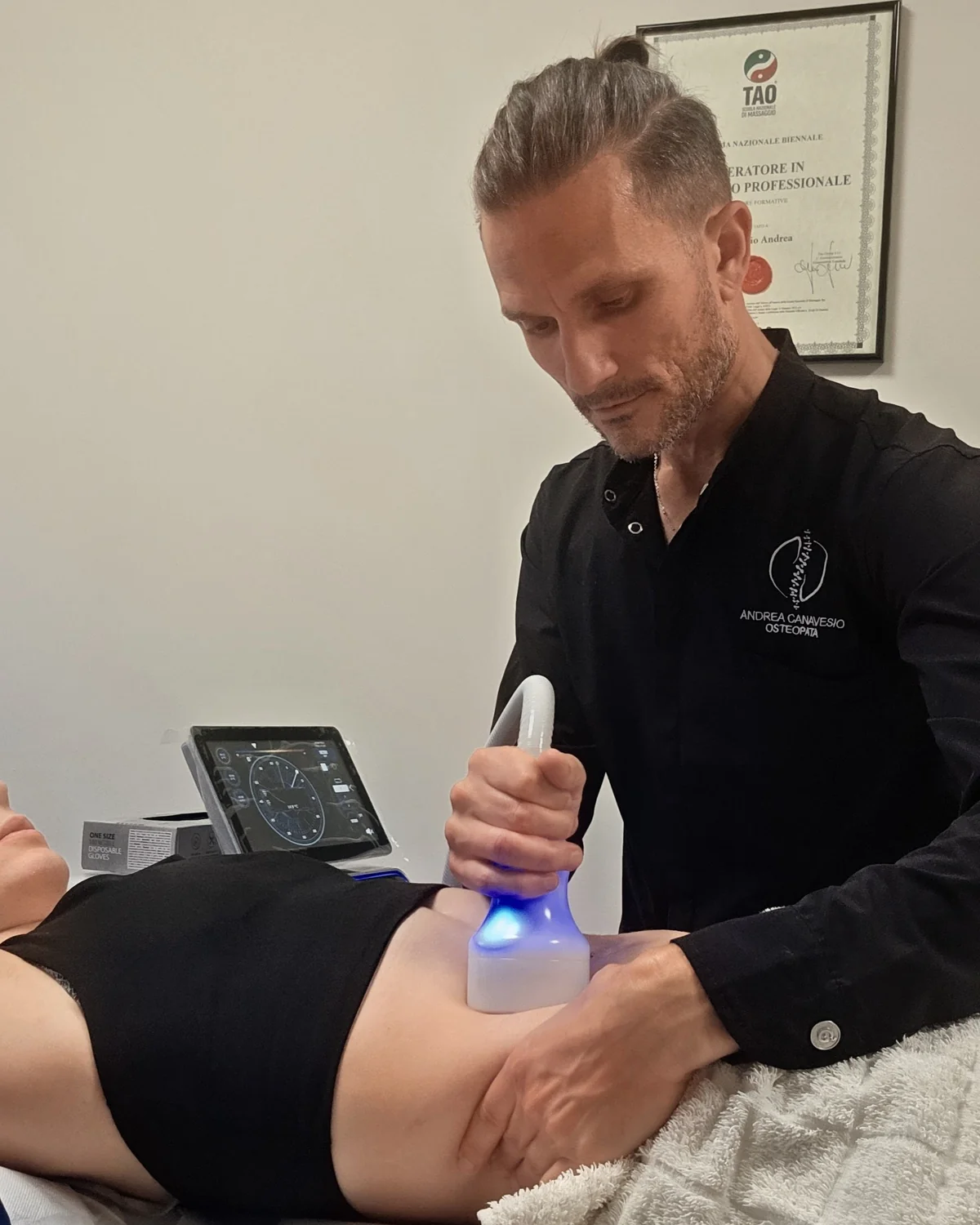 Trattamento Cryo T-Shock sull&rsquo;addome nello studio di Carmagnola